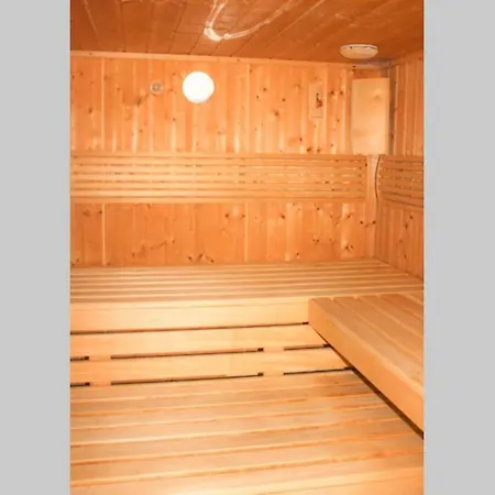 Hell Und Geraumig - Sauna - Pool - Parken Апартаменты