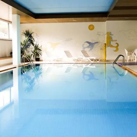 Hell Und Geraumig - Sauna - Pool - Parken